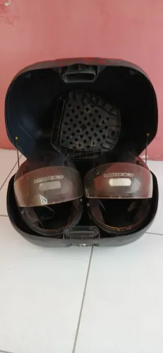 Kit baú+2capacete+bagageiro só 220.reais