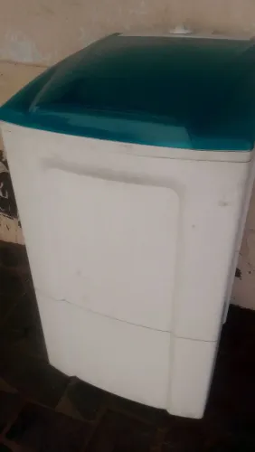 Vendo um tanquinho de seisQuilo