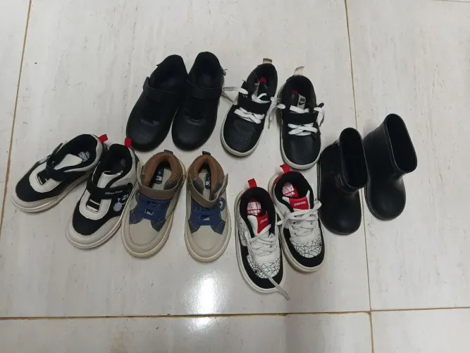 Vendo sapato infantil. Lote de calçados. Tamanho do 23 ao 25.