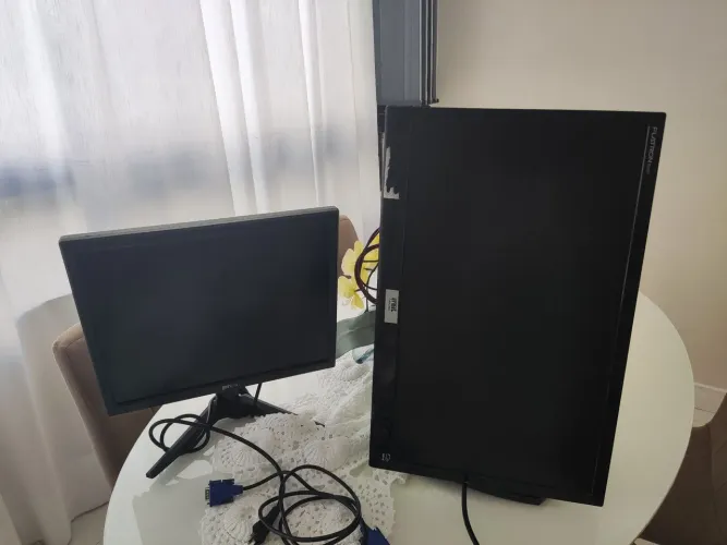 2 monitores (LEIA)