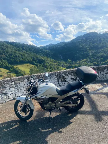 Vendo Fazer 2015 250