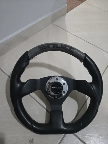 Volante esportivo para automóvel 