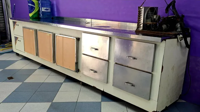 Balcão frigorífico com 3,80 m quase doado