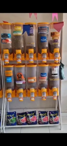Vendo 2 Dispenser pet shop com 10 boca cada e um ventilador capacidade 80lt
