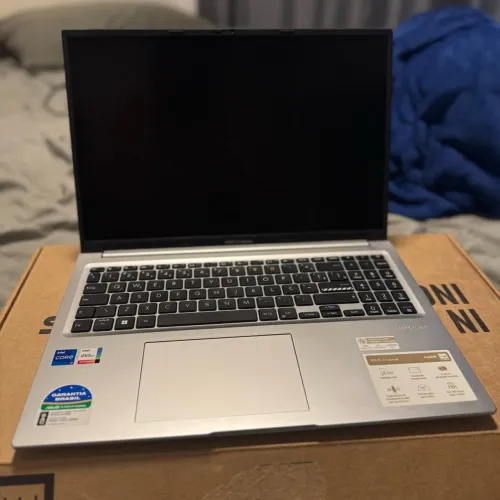 Notebook Asus Vivobook X1605V