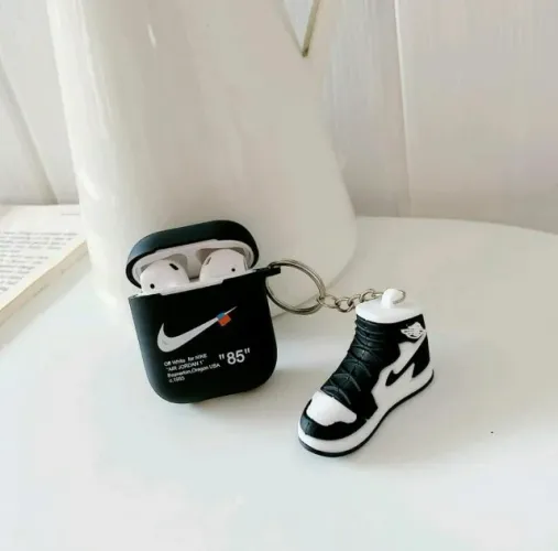 Capinha preta case para fones air jordan com chaveiro - 12