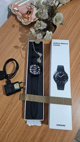 Galxy watch 4 classic 44mm +10 pulseiras