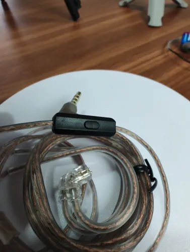 Cabo KZ com Microfone para Fone de Ouvido com Conector 2 Pinos