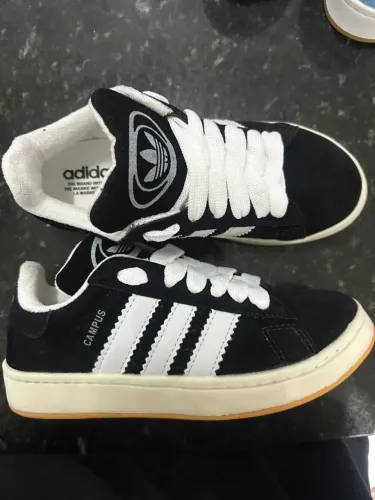 Tenis Adidas