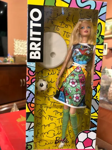 Barbie Collector Romero Britto