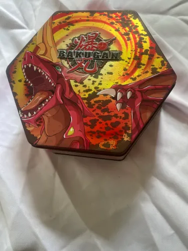 Caixa metálica Bakugan 