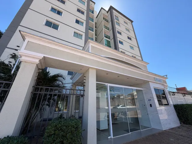 Cobertura Duplex com 5 Quartos(4 Suítes) À Venda ou Locação