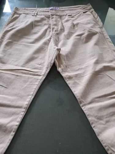 Calça jeans bege