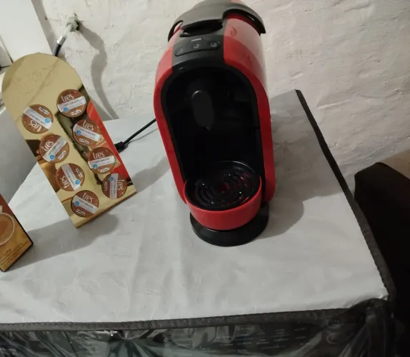Cafeteira 3 corações com cápsulas