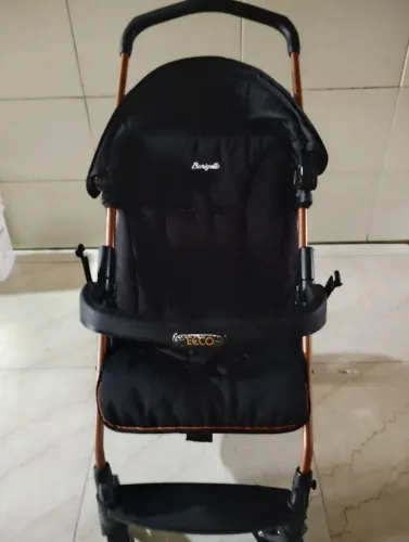 Carrinho de bebê ótima marca 400