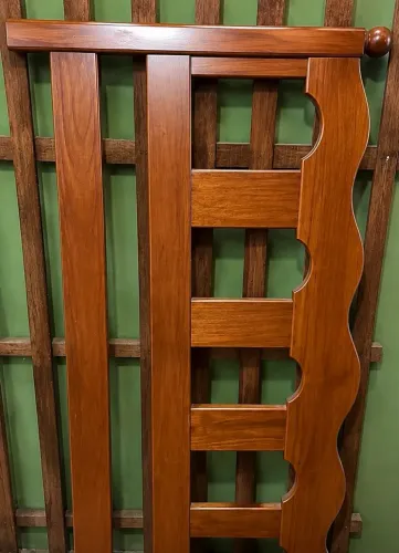 Cama de madeira