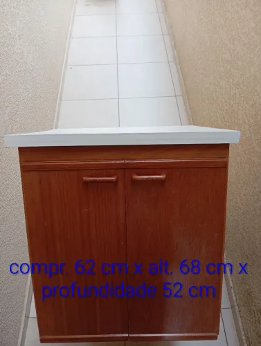 Armário de cozinha com balcão