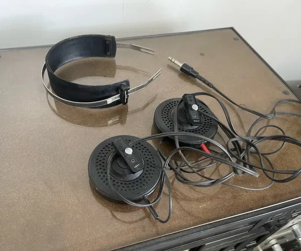 Fone de ouvido vintage pioneer modelo SE-4 bem conservado e funcionando perfeitamente 