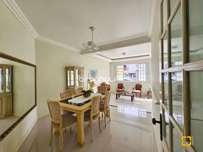 Casa para venda no bairro Itaguaçu, na Cidade de Florianópolis/SC.