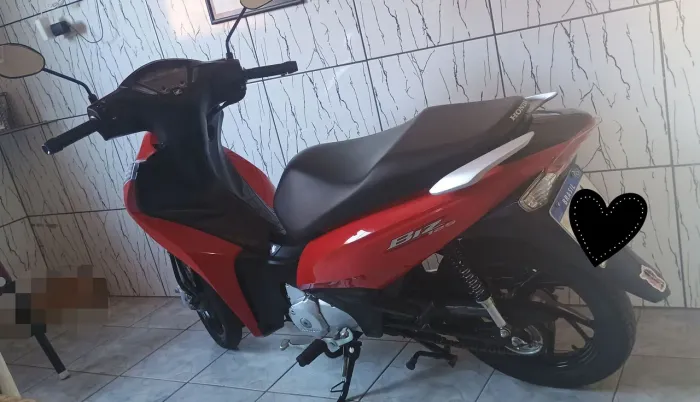 Vende-se está biz 125 ano 2023