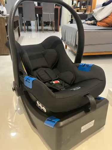 Cadeirinha para carro Bebê conforto com base 