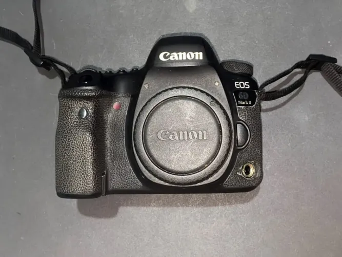 Vende-se: Kit Completo Canon 6D Mark II + Lente 35mm f/2