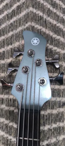 Baixo Yamaha Trbx 305