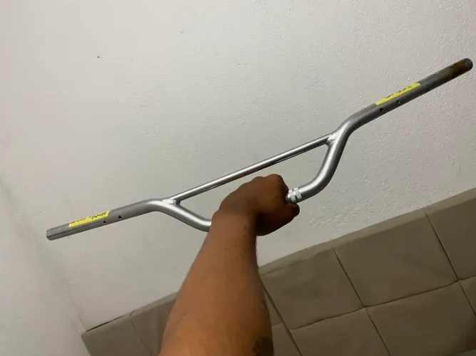 Vendo guidão da sahara original nunca usado