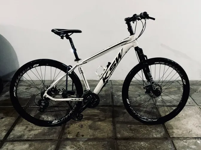 KSW Aro 29 Shimano Pouco Usada + Acessórios