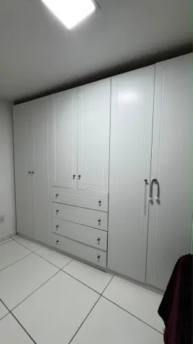 Guarda roupa semi novo