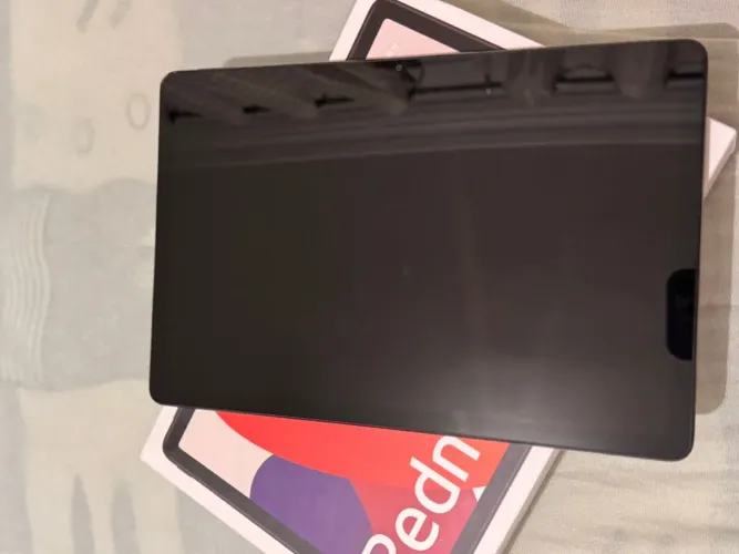 Vende-se Tablet Redmi Pad SE Graphide Gray 8GB RAM 256GB ROM