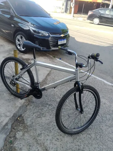 Bicicleta Aro 26 personalizada em alumínio