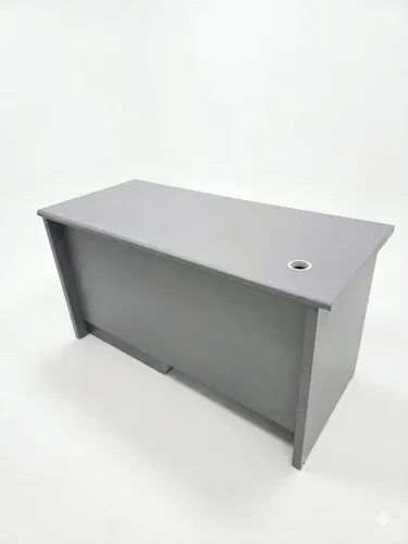 Mesa de escritório com 2 prateleiras móveis