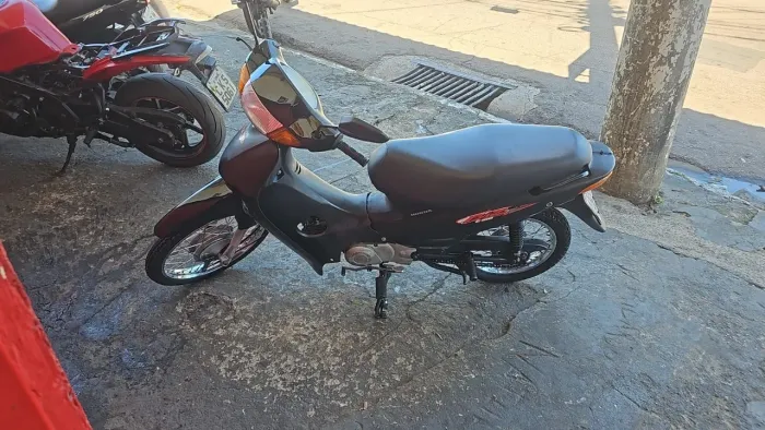 Honda Bis 100 preta 2005 vendo ou troco