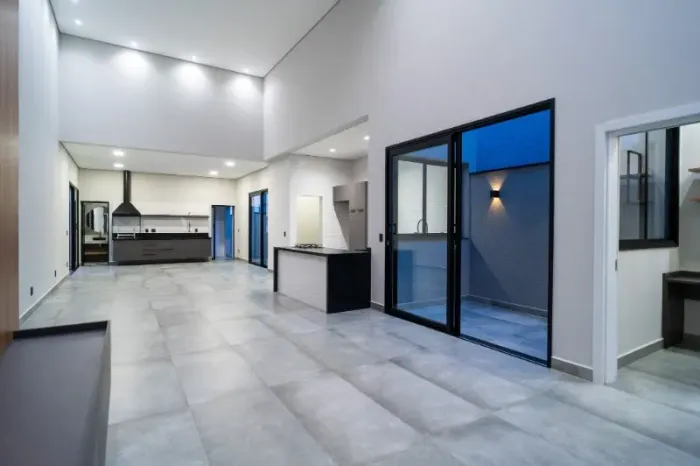 Casa térrea à venda no Condomínio Chácara Ondina, em Sorocaba-SP.