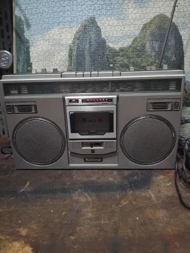 Radio national Bombox Rx 5104 F, ler descrição. 