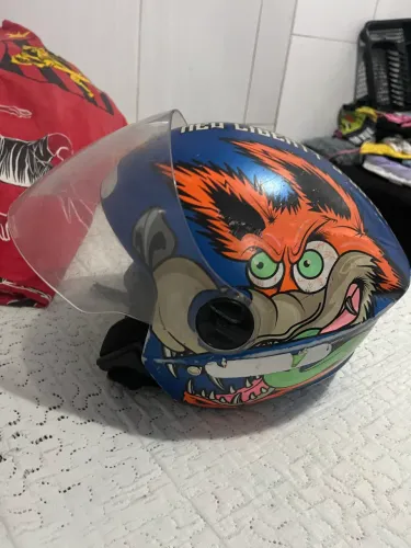 Capacete