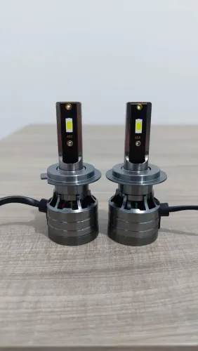 Par de lâmpadas LED automotivas H7