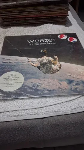 WEZZER - PACIFIC DAYDREAM