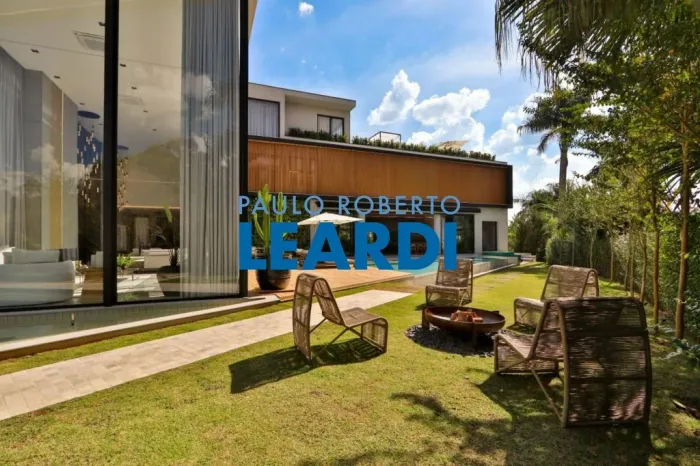 CASA EM CONDOMÍNIO - TAMBORÉ - SP