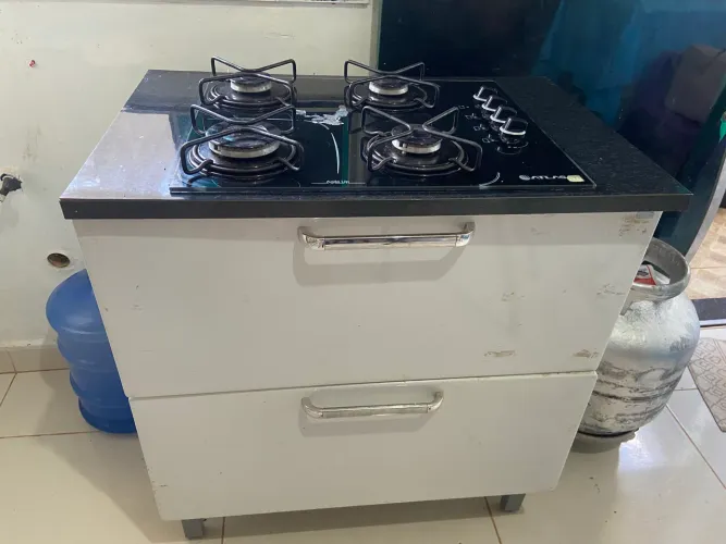 Vende-se Fogão 4 bocas cooktop com armário