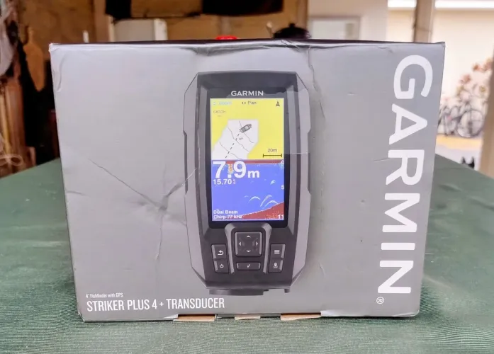 GPS GARMIN STRIKER PLUS 4, Excelente estado, semi novo, completo na caixa com manual