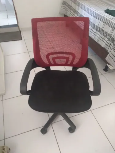 Cadeira semi nova