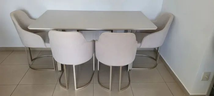 Mesa de jantar 6 lugares luxo (não inclui cadeiras)