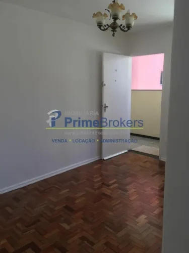 Apartamento, 48m² - 2 Dormitórios, 1 Vaga, Piso de Madeira - Vila Guarani