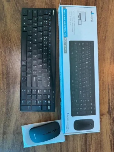 Teclado e Mouse Bluetooh/Wireless praticamente novo!