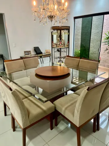 Mesa de jantar de vidro ,com centro giratório