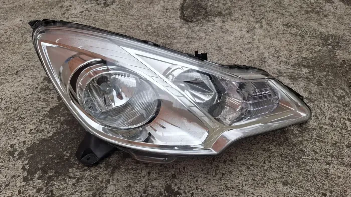 Farol Citroen C3 2014 lado direito
