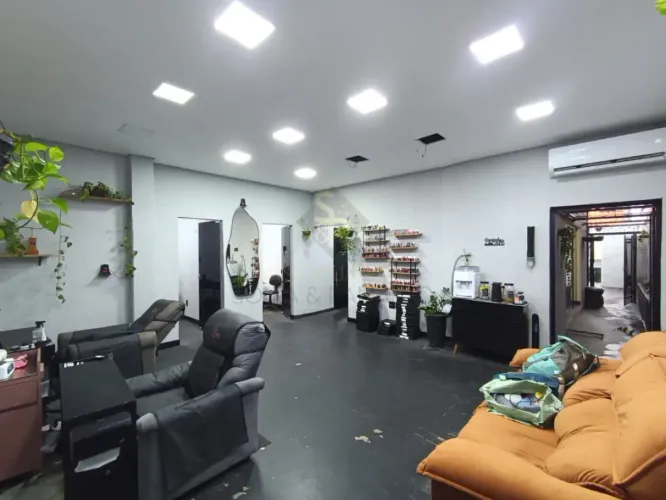 Imóvel comercial à venda no bairro Centro, em Ribeirão Preto/SP.