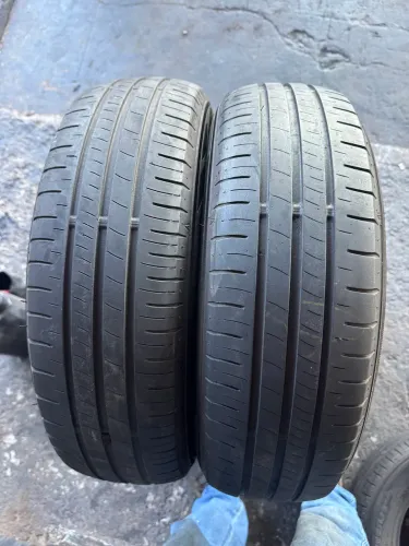 Par de Pneus Dunlop Aro 14 SP Touring R1 175/70R14 88T, 70% vida útil